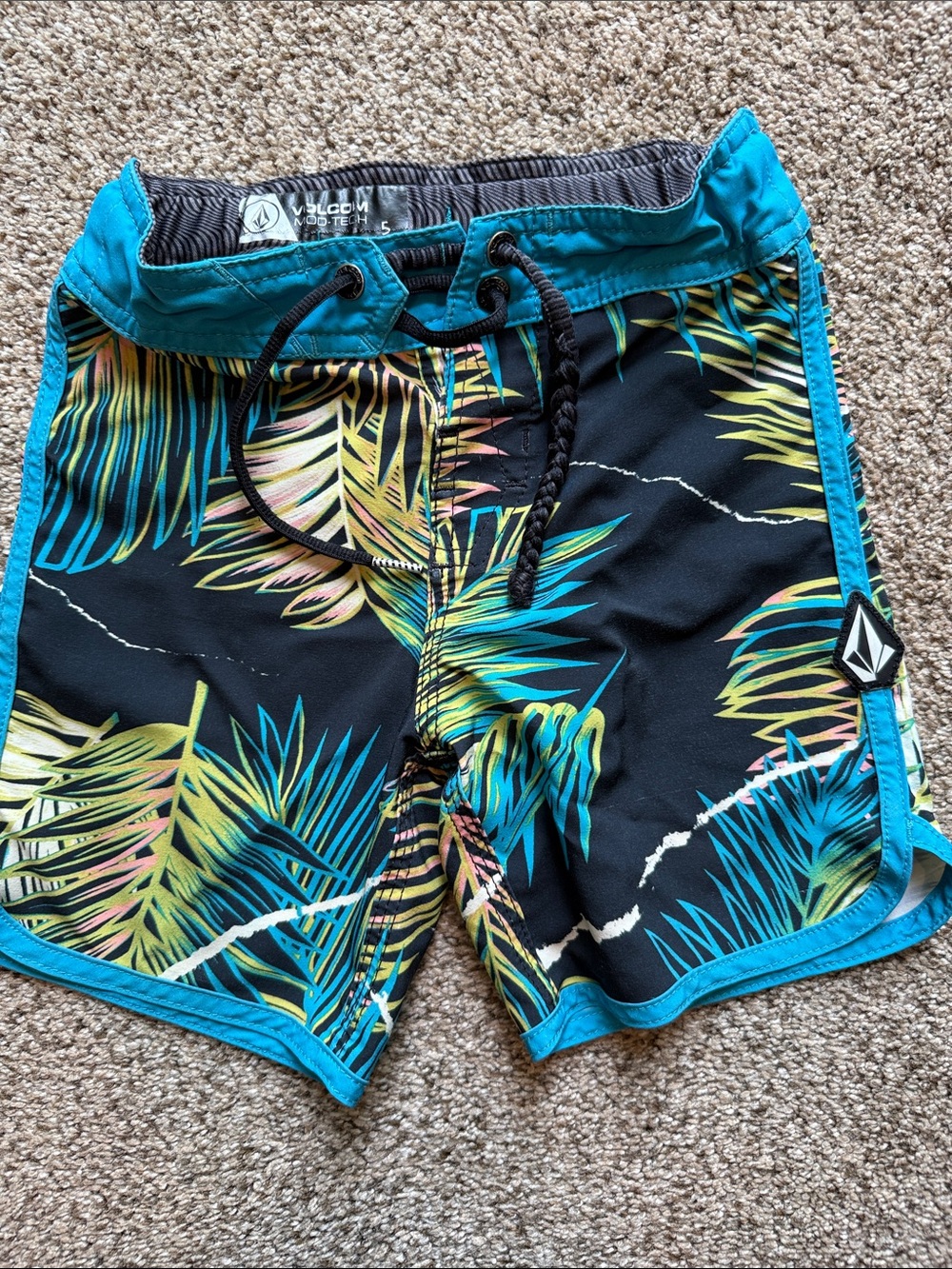 Volcom | Black & Teal Tropical Palm Boardshorts